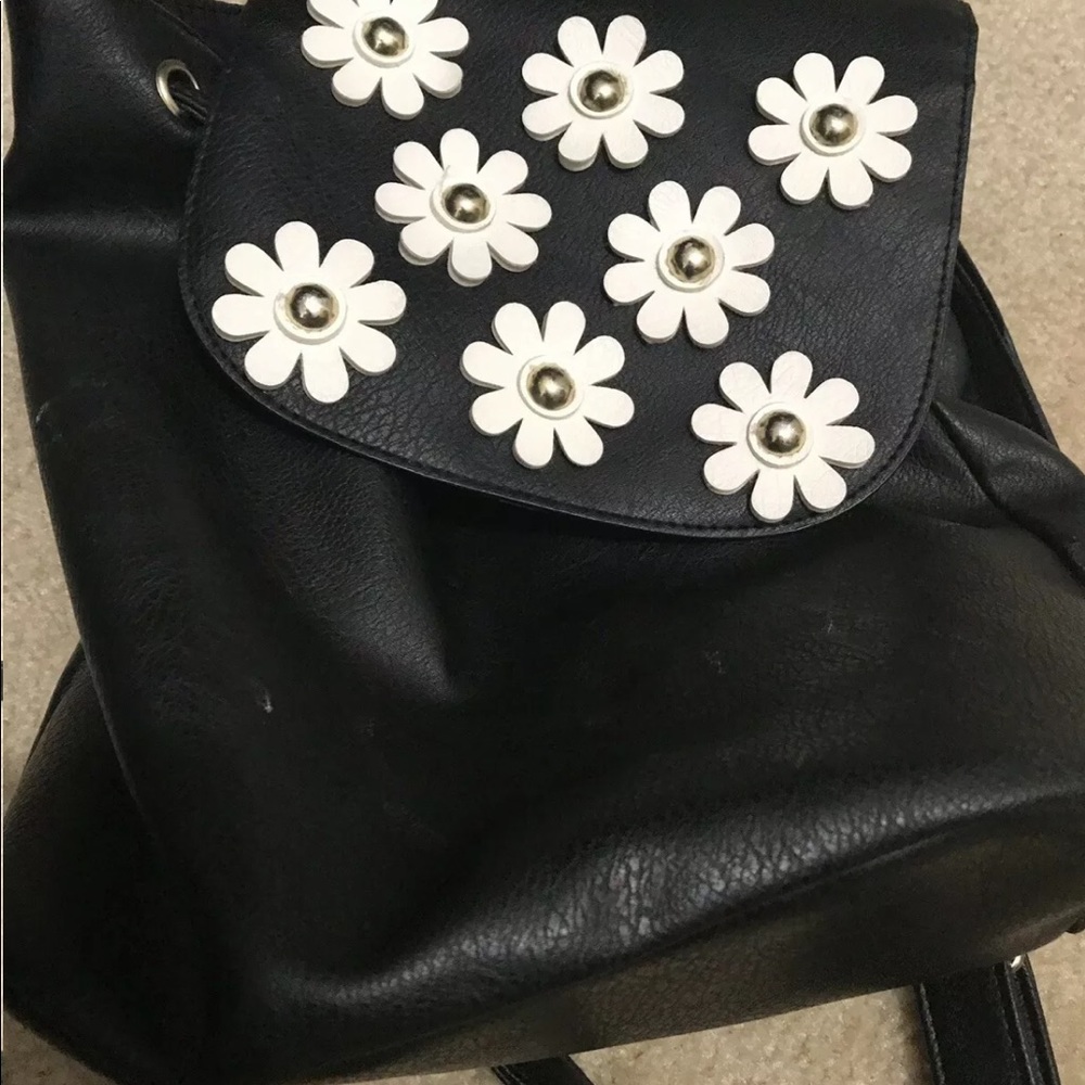 Cross shoulders bag